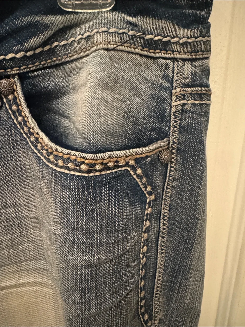 Maurice’s Straight Leg cropped Women’s Jeans in Washed Blue
